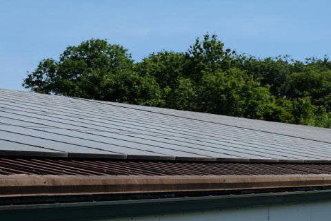 Ausschnitt Photovoltaikanlage auf dem Dach